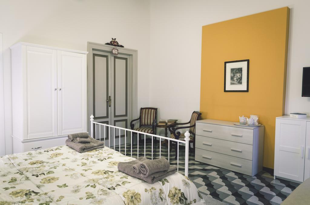 Arete Guest House Syracuse ภายนอก รูปภาพ